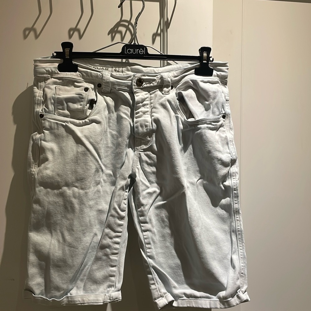 Renuar Bermuda shorts📖